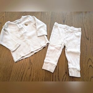 Carter's Cream Striped Kids Pajama Set, Sz. 6 Months